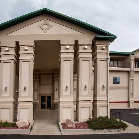 Baymont By Wyndham Keystone Near Mt. Rushmore Hotel Exterior photo